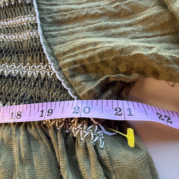 Free People Wandering Skies Smocked Top Blouse Cropped Olive Green M Cottage - Picture 6 of 8